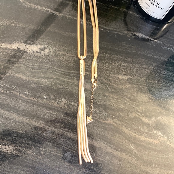 Guess necklace goldtone necklace - Picture 3 of 10